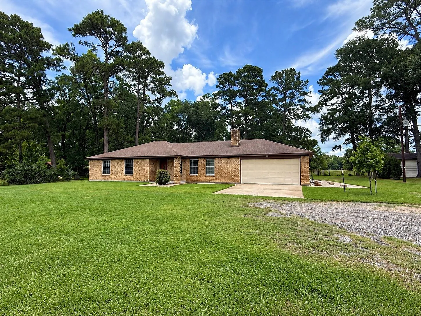 4 bed, 2.5 bath, $2,150 — Photo 3