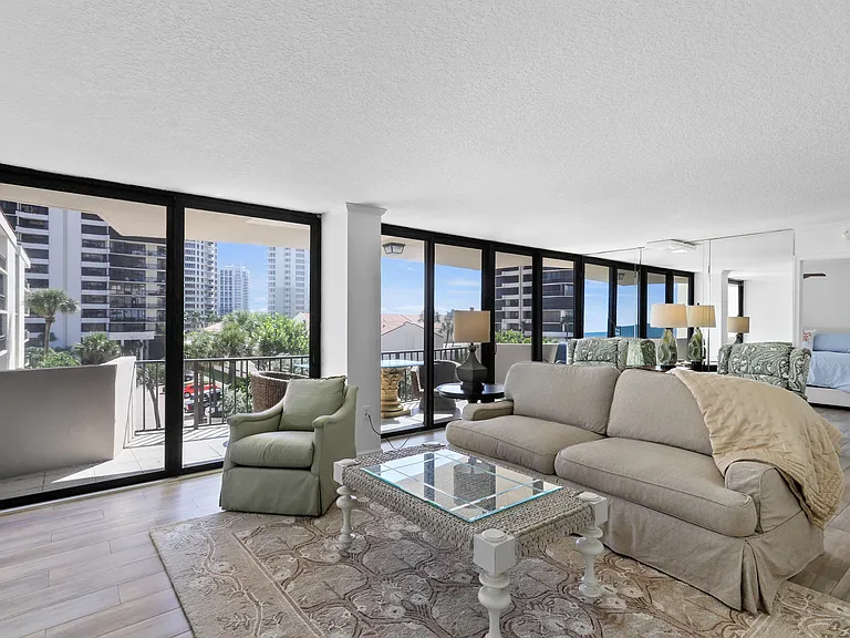 4200 N Ocean Dr #1 — Photo 11