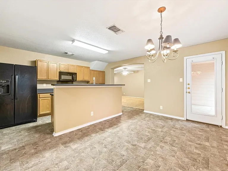 5519 Tomas Cir — Photo 11