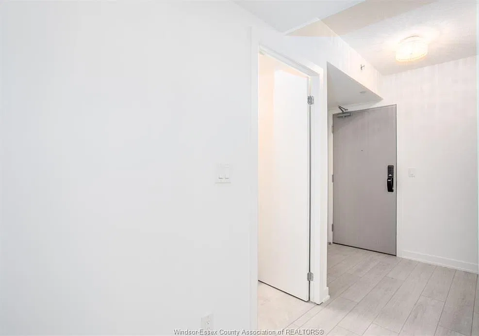 3210 Dakota Cmn — Photo 2