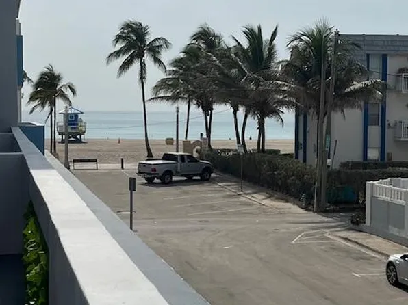 320 S Surf Rd, Hollywood, FL