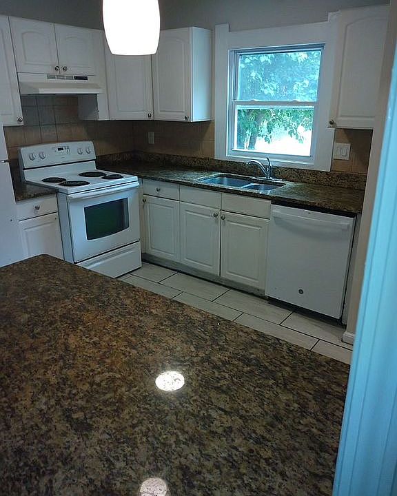 1st image of 1480 Bentley Ln