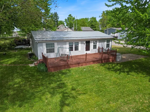 9113 S Faye Ln, Claypool, IN 46510