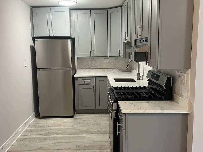 8348 W Catherine Ave #500 — Photo 33