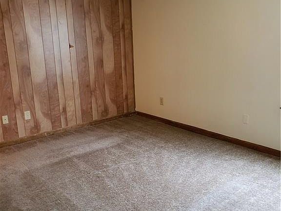 3rd image of 4000 Topaz Ln