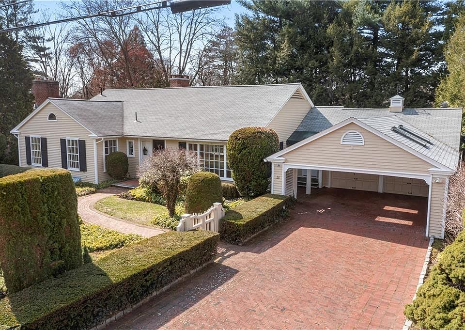 1st image of 28 S Hill Dr