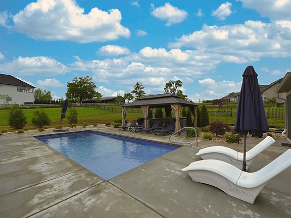 4th image of 963 Luxborough Dr