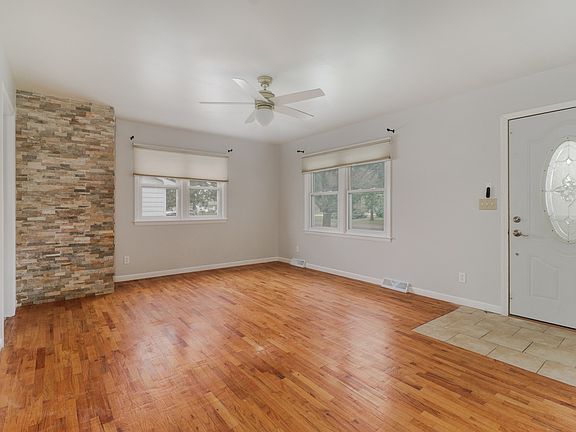 4th image of 470 N Grant St