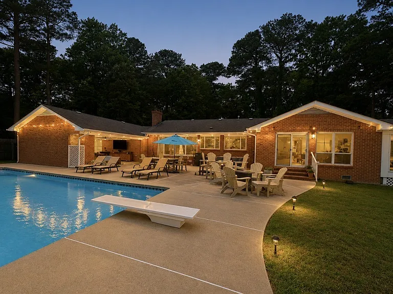 1360 Sycamore Rd — Photo 41
