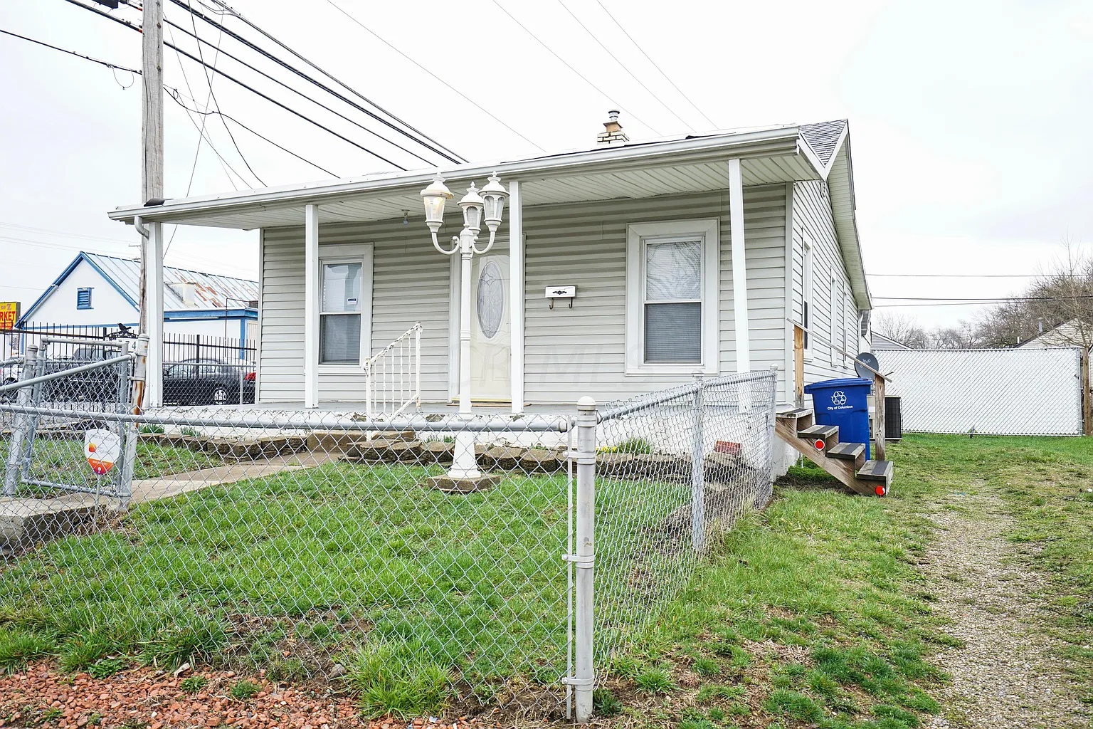 2374 Grasmere Ave photo 1