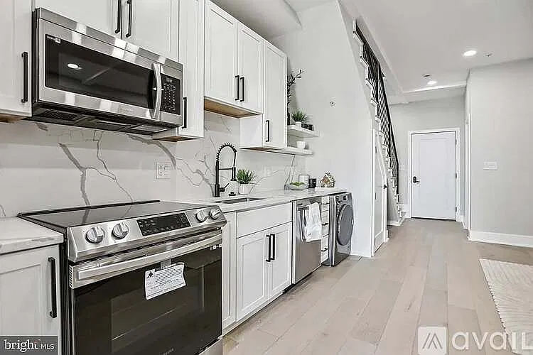 3 bed, 1200 sqft, $4,500 — Photo 2