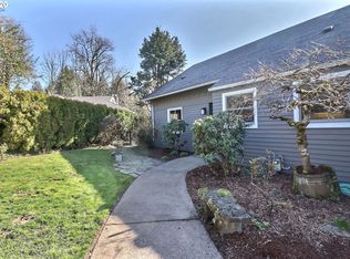8036 SW Valley View Ct, Portland, OR 97225