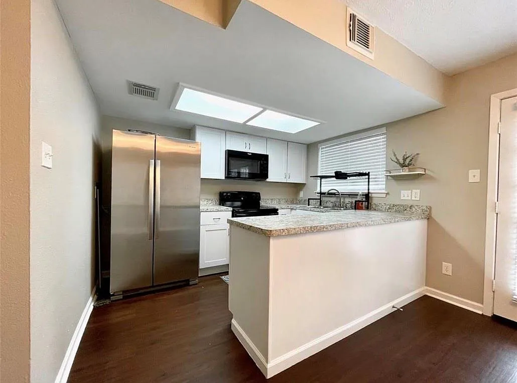 2 bed, 1.5 bath, 1088 sqft, $1,550 — Photo 1
