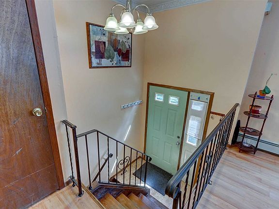 5th image of 38 Bergen St