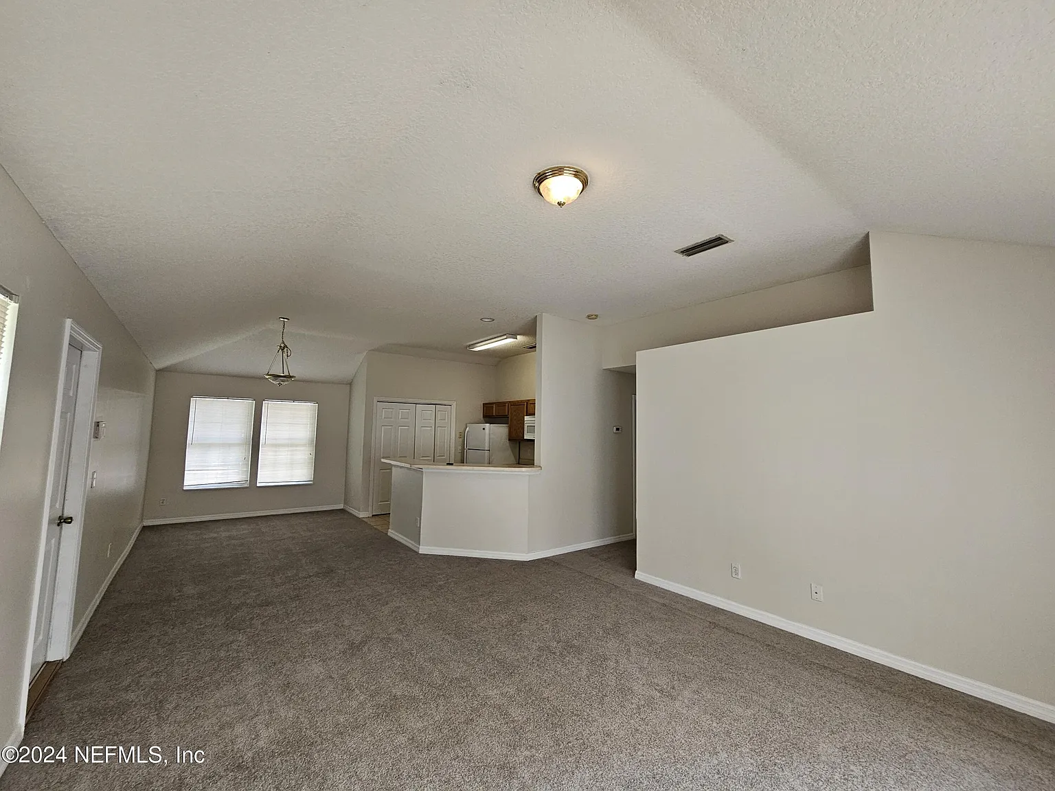 3 bed, 2.0 bath, 1248 sqft, $1,650 — Photo 3