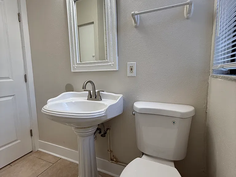 2947 W Cherry St — Photo 11