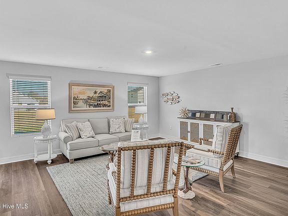 5th image of 7107 Woodline Drive SW