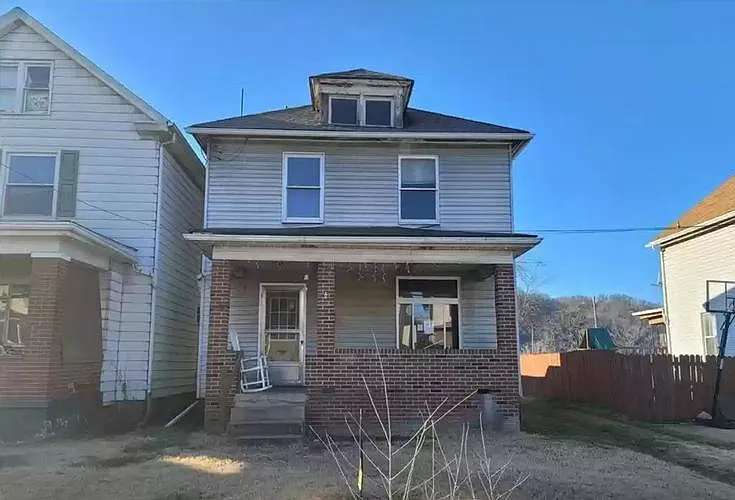 1639 Henrici St photo 1