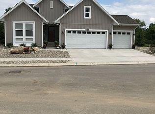 5590 Copper Creek Dr, Haslett, MI 48840