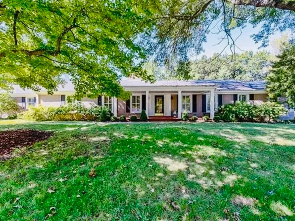 3037 Westham Dr, Saint Louis, MO 63131