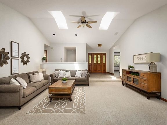 3rd image of 11763 Lavender Ct