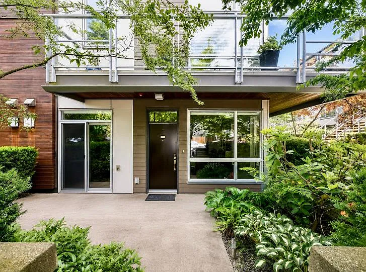735 W 15th St #120 — Photo 9