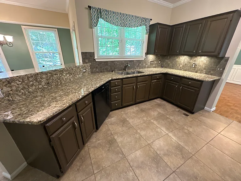 Pinehollow Ct — Photo 25