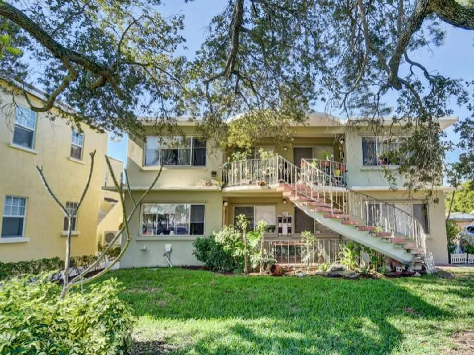 401 S Lakeside Dr Lake Worth, FL 33460 — Photo 2