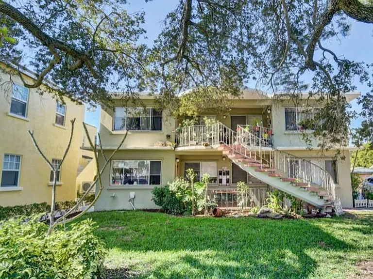 401 S Lakeside Dr Lake Worth, FL 33460 — Photo 2