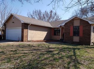 1222 W 14th St, Webb City, MO 64870
