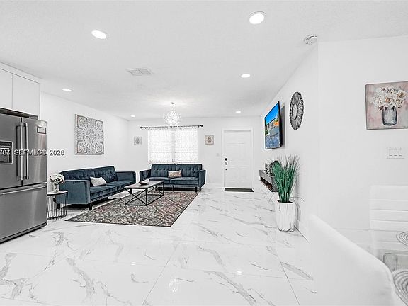 4th image of 2338 Fillmore St #2A