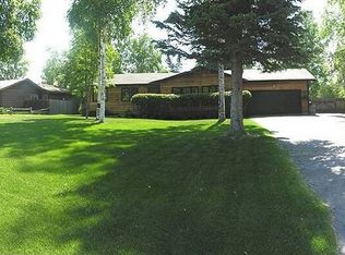 1152 E McKee Ct, Wasilla, AK 99654