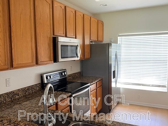 2nd image of 3414 Wilshire Way Rd