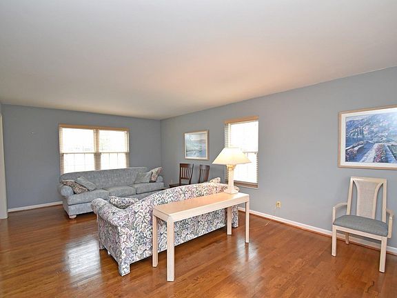 4th image of 7951 Huntersknoll Ct