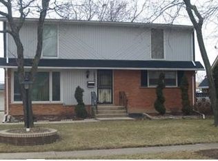 16920 Sunset Ridge Dr, Country Club Hills, IL 60478