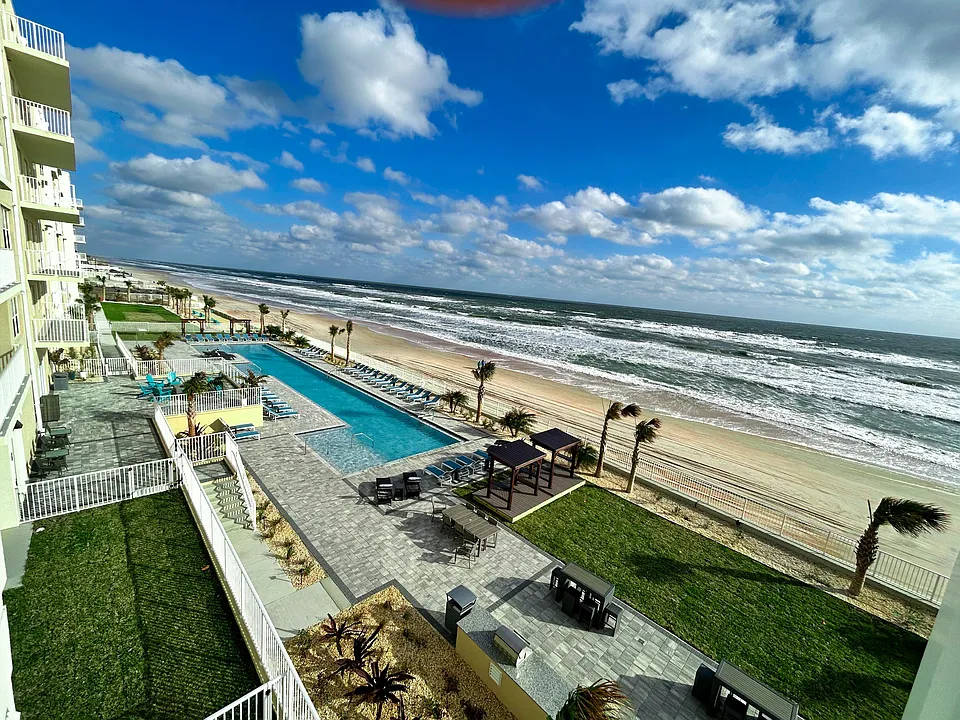 Triton Cay - Daytona Apartments