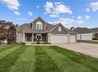 4509 SW Gull Point Dr, Lees Summit, MO 64082