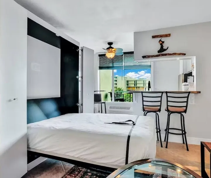 Studio, 420 sqft, $1,750 — Photo 4