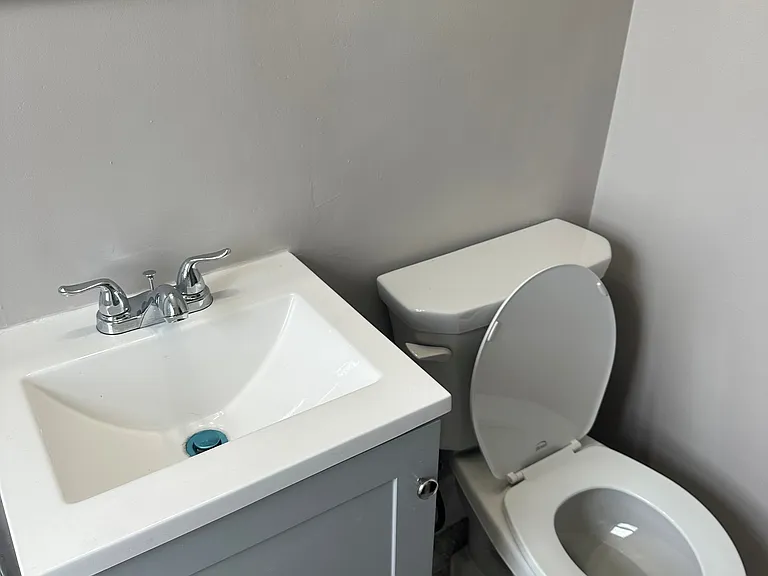 Highland Manor Apartments — Photo 19