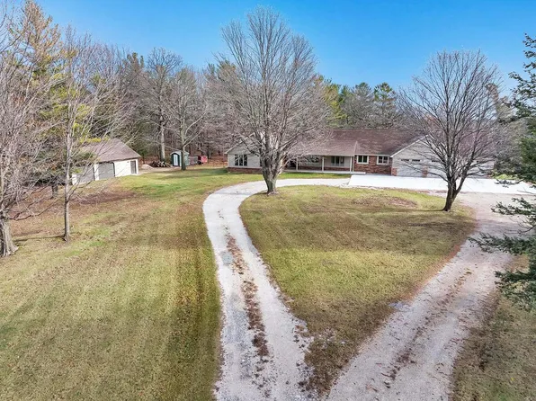 4476 N New Franken Rd, New Franken, WI 54229