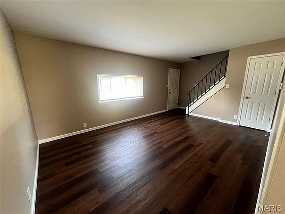 4th image of 1 Maple Dr