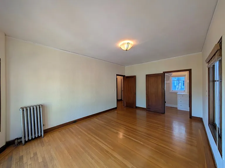 2427 Hilgard Ave — Photo 15