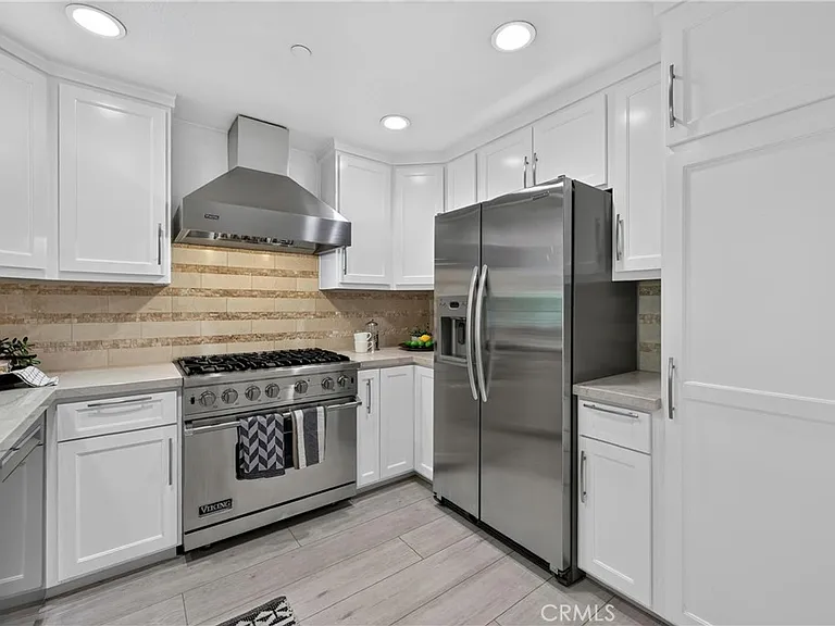 950 Cagney Ln #207 — Photo 8