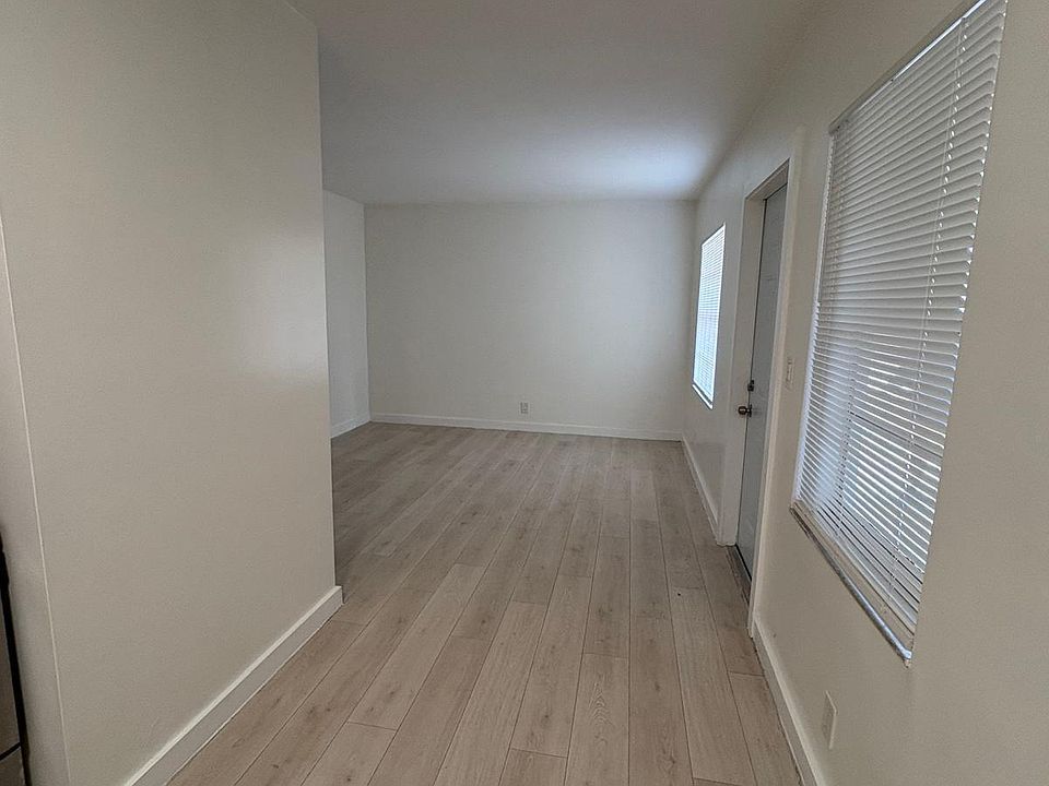 1st image of 600 NE 46th Ct APT 5