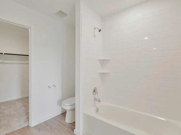 21811 Carpineti Ln — Photo 23