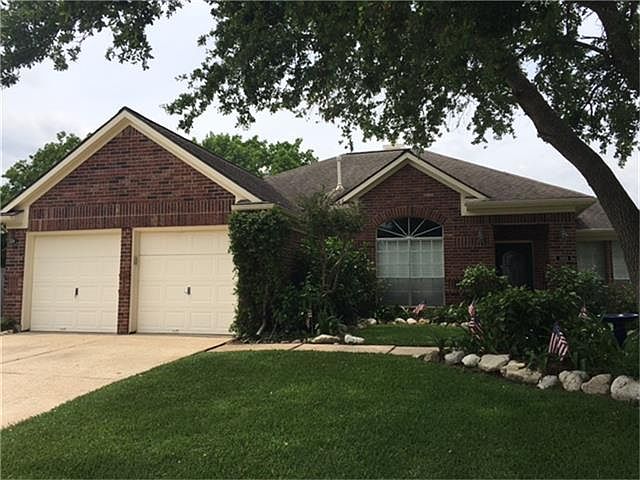 1st image of 203 Hollander Ct