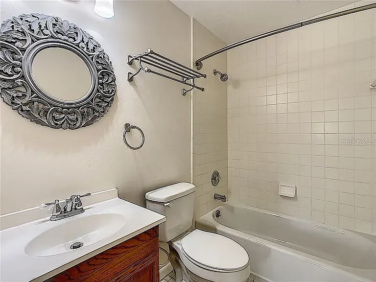 4476 Fairview Ave — Photo 8