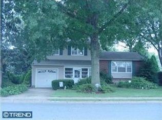 13 Granbury Dr, New Castle, DE 19720
