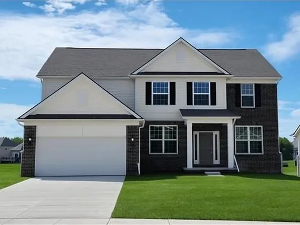 51425 Deerbrook Dr, Macomb, MI 48042