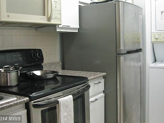 5th image of 5824 Inman Park Cir APT 110